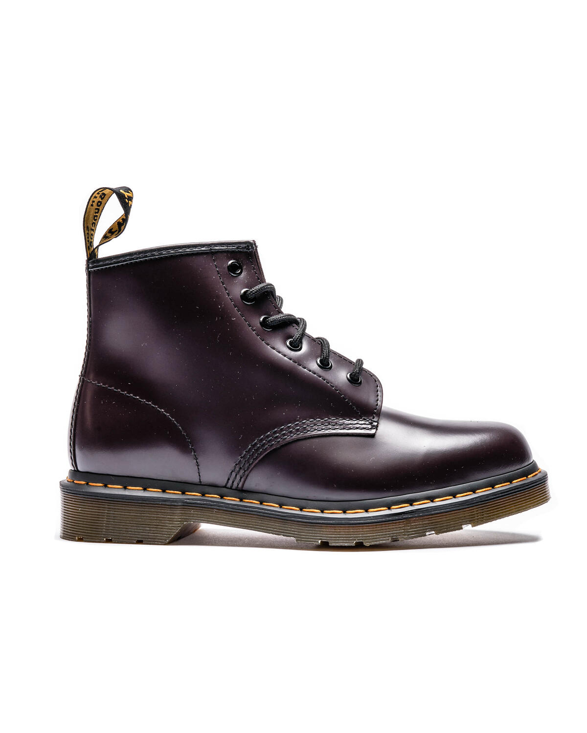 Dr martens vegan hot sale 101 cherry red